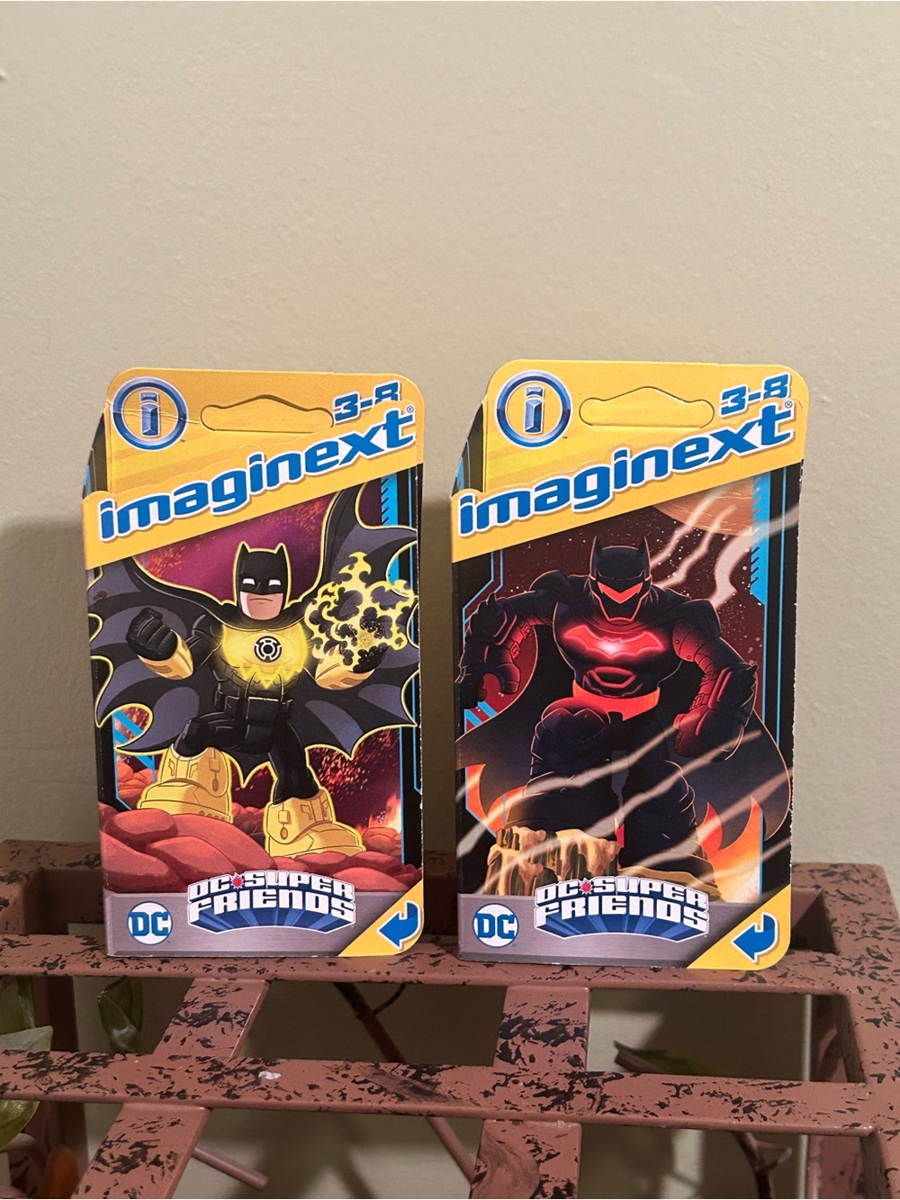Imaginext DC Super Friends Bat-Tech Batman Lot of 2 Apokolips#2 Yellow Lantern#4